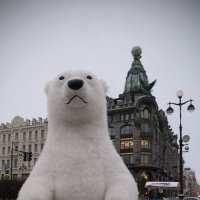 Медведь на Невском :: Наталья Левина