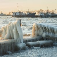 Про гавани пленённых февралём. :: Анатолий Щербак