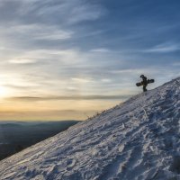 Snowboarder in the mountains/сноубордист в горах :: Dmitry Ozersky