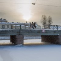 "Трое на мосту" :: Вячеслав Молодцов