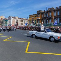 Юные нахимовцы открывают парад во Владивостоке :: Абрис 