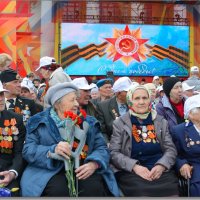 Ветераны в ожидании парада в честь Дня победы над Немецко фашистскими захватчиками в ВОВ 1941-1945 г :: Юрий Ефимов