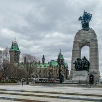 Национальный военный мемориал на площади Конфедерации в Оттаве (Канада) :: Юрий Поляков