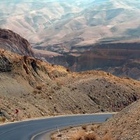 Ещё немного о дорогах в пустыне.... Королевская трасса, проходящая через всю Иорданию. :: Надя Кушнир