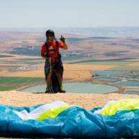 Прыжки с парашютом с горы. :: Григорий Шаров