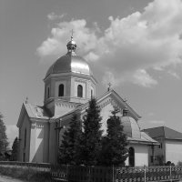Греко - католический   храм   в    Опрышивцах :: Андрей  Васильевич Коляскин