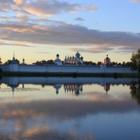 Успенский монастырь на закате :: Сергей Кочнев