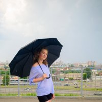 Девушка с зонтиком :: Сергей Черепанов