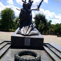 Памятник Журавли - Могила Неизвестного солдата в Луганске :: Наталья (ShadeNataly) Мельник
