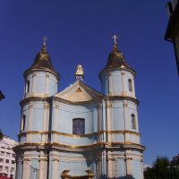 Армянская   церковь   в    Ивано - Франковске :: Андрей  Васильевич Коляскин