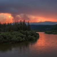 Рассвет на реке Мана :: Дамир Белоколенко