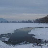 Зимнее   озеро  в   Надворной :: Андрей  Васильевич Коляскин