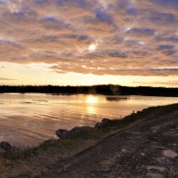 Вечером на дамбе. Соловки. :: Елена Савчук 