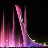 Поющие фонтаны в Олимпийском парке Сочи :: Андрей Гриничев