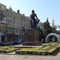 В 1959 году на улице Пушкинской был установлен памятник Пушкину :: Татьяна Смоляниченко