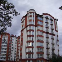 Жилой   дом   в    Ивано - Франковске :: Андрей  Васильевич Коляскин