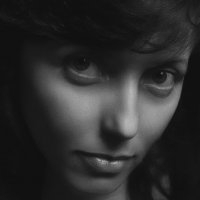 Portrait of a pretty girl in a small studio . Портрет симпатичной девушки в маленькой студии. :: krivitskiy Кривицкий