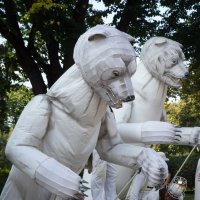 Белые медведи в Москве :: Елена Жукова
