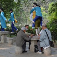 Китайские пенсионеры играют в парке :: Андрей + Ирина Степановы