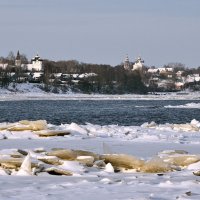 Замерзающая река, вчера на Волге, Ярославль :: Николай Белавин