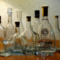 Натюрморт с бутылками :: Лидия Суюрова