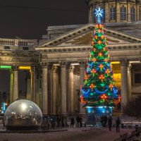 Новогодняя ёлка у Казанского собора в Санкт-Петербурге. :: Марина Ножко