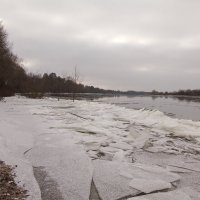 река Сож торосы :: Владимир Зырянов