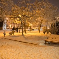 снег вечерние прогулки по городу :: Вадим Бурмистров