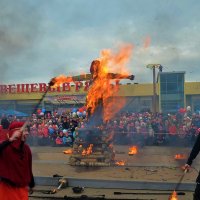 Сожжение Масленицы на ярмарке Юнона... :: Sergey Gordoff