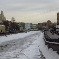Март в городе :: Андрей Лукьянов