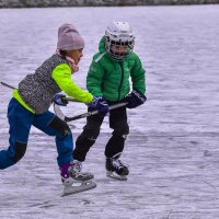 дети играют в хоккей :: Lana Kasiková