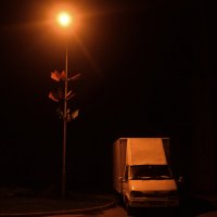 Ночь ,улица,фонарь,машина. :: Valera Solo