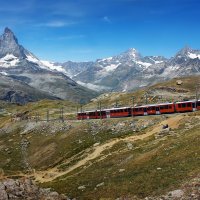 Es fährt ein Zug "Zermatt-Gornergrat" :: Elena Wymann