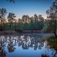 Рассвет на озере :: Василий Губский