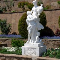 Мраморная скульптура в духе Древней Греции в Террасном саду :: Валерий Новиков
