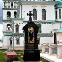 Самый красивый памятник некрополя надгробие А.С.Цуриковой. :: Татьяна Помогалова