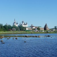 Вид на Соловецкий монастырь с небольшого причала Хета :: Елена Павлова (Смолова)