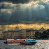 Небо над Академией художеств :: Владимир Колесников