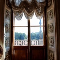 У окна Гатчинского дворца :: Nina Karyuk