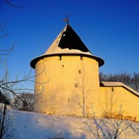 Тайловская башня Псково-Печерского монастыря :: Leonid Tabakov