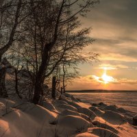 зимний вечер на озере :: Василий Иваненко