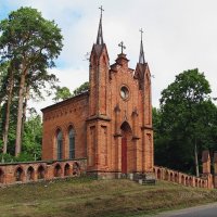 Ахремовцы (ранее Бельмо́нты). Усыпальница Плятеров на католическом кладбище :: Евгений Кочуров