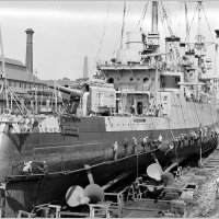 Light cruiser USS "Marblehead" in dry dock, Boston Navy Yard, June 1932. Вид с кормы. :: Александр 