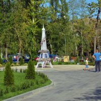 Башенка в парке. :: Анатолий Уткин