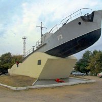 Памятник моряками Азовской военной флотилии :: Сергей Карачин