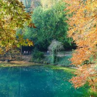 Голубое озеро Blautopf  в городке Blaubeuren в Баден Вюртербурге - источник преданий и легенд... :: Galina Dzubina