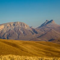 плато Инал и вершина Наушидзе (Тёщины зубы) :: Леонид Сергиенко