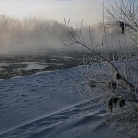 Туман над рекой :: Виктор Бондаренко