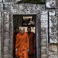 Монахи в Анкоре :: Nika Polskaya