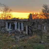 Заброшенный хутор на закате :: Дмитрий фотограф
